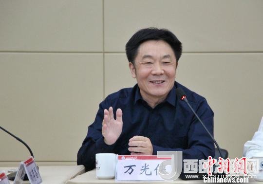 圖為山東師范大學(xué)副校長萬光俠在開幕式上發(fā)言?!≮w曉 攝 圖為山東師范大學(xué)副校長萬光俠在開幕式上發(fā)言?!≮w曉 攝