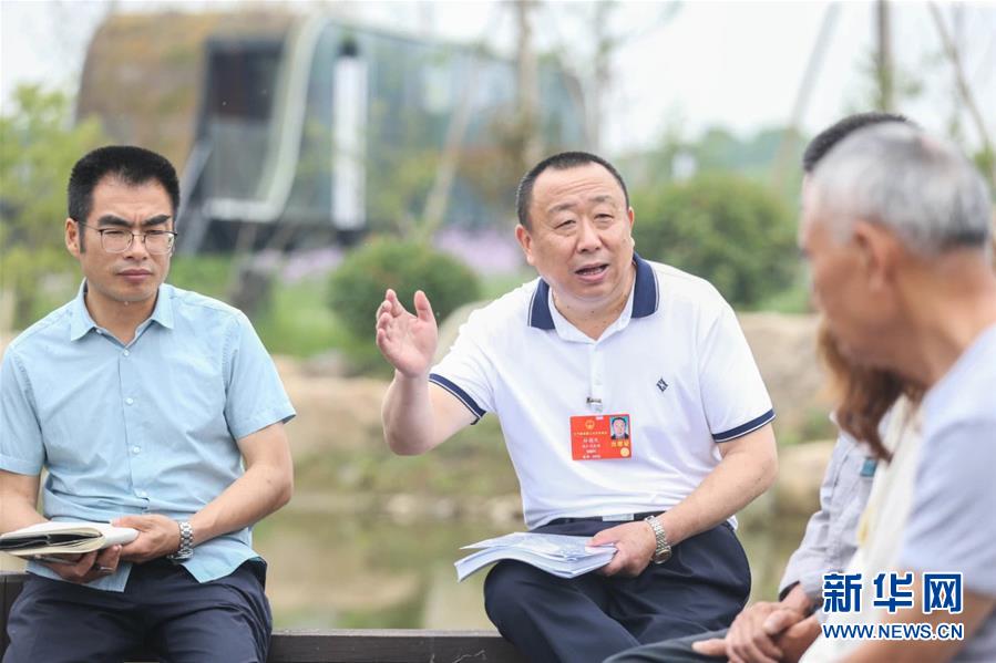 （新華全媒頭條·兩會精神看落實·圖文互動）（2）整體謀劃、系統(tǒng)升級、全面提升——落實全國兩會精神織牢織密公共衛(wèi)生防護網(wǎng)
